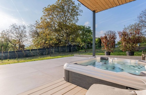 Sebersdorf Apartment | Ocean View Retreat at Ferienwohnung Lind Fruchtreich