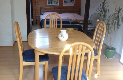 Lubeck City Centre Apartment | Comfortable Ferienwohnung Lindenstraße - Family & Accessible Stay