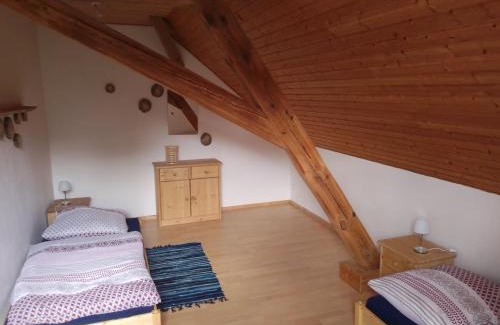Doben Apartment | Cozy Ferienwohnung Linke "Grünblick" - Pet Friendly Stay