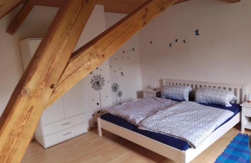 Doben Apartment | Cozy Ferienwohnung Linke "Grünblick" - Pet Friendly Stay