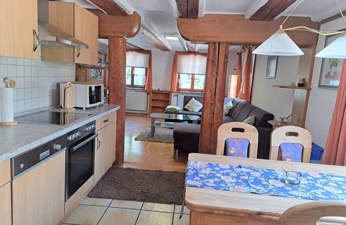 Owingen Apartment | Perfect Getaway: Ferienwohnung Linzgau with Kitchen & Breakfast