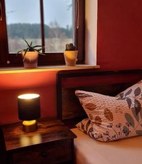 Dorfchemnitz Apartment | Experience Oceanfront Comfort at Ferienwohnung Lippmann