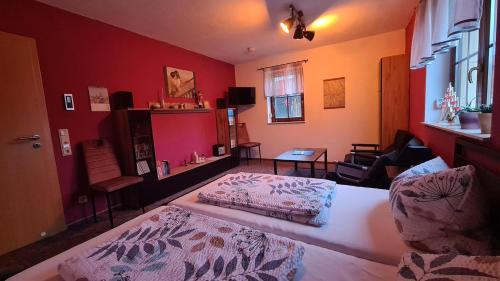 Dorfchemnitz Apartment | Experience Oceanfront Comfort at Ferienwohnung Lippmann