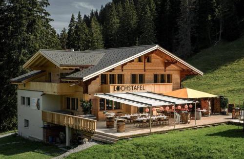 Saanenmoeser Apartment | Oceanfront Haven: Ferienwohnung Lochstafel with 10/10 Rating