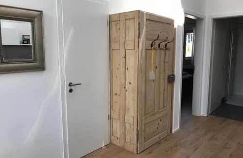 Beuerberg Apartment | Top-Rated Ferienwohnung Loisachweg: Pet-Friendly Getaway