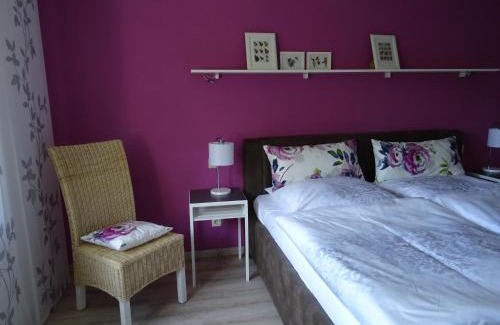 Felgentreu Apartment | Top-Rated Ferienwohnung Lotte: Family-Friendly & Accessible