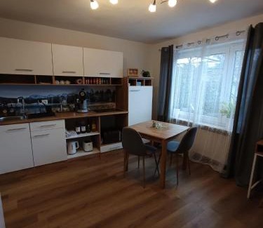 Memmingen Apartment | Cozy Ferienwohnung Luitpold 2: Pet & Child Friendly Retreat