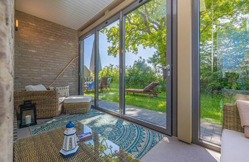 Gelting Apartment | Oceanfront Family Retreat at Ferienwohnung Luv