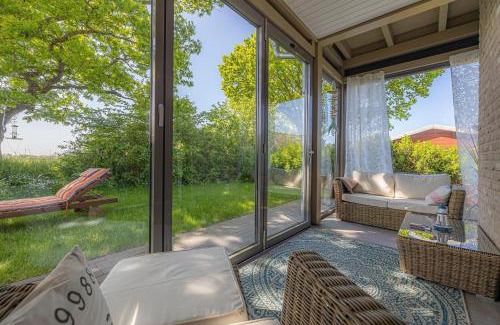 Gelting Apartment | Oceanfront Family Retreat at Ferienwohnung Luv