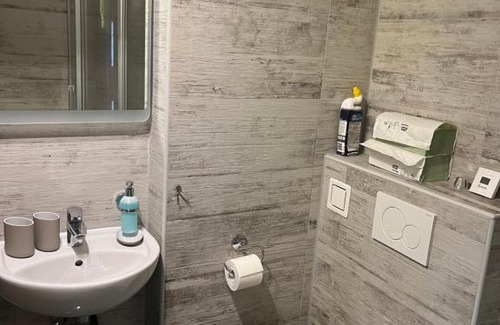 Moellbruecke Apartment | Cozy Ferienwohnung Möllbrücke: Family-Friendly Retreat