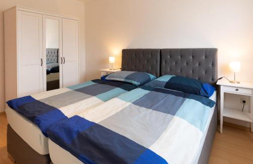 Unterneukirchen Apartment | Exceptional Ferienwohnung Chiemsee: Family-Friendly Retreat