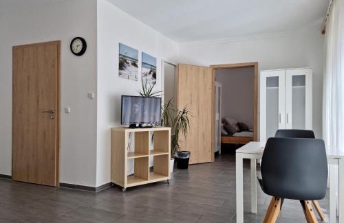 Seevetal Apartment | Discover Ferienwohnung Mühlenbach: Oceanfront Retreat with Views