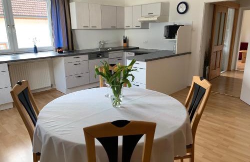 Peherstorf Apartment | Top-Rated Ferienwohnung-Mühlviertel with Breakfast Included