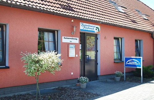 Salem Apartment | Perfect Getaway at Ferienwohnung Müritz with Lake View