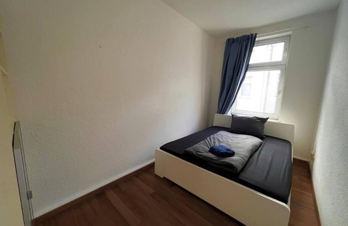 Sudenburg Apartment | Cozy Ferienwohnung Magdeburg-Sudenburg with Balcony & Kitchen