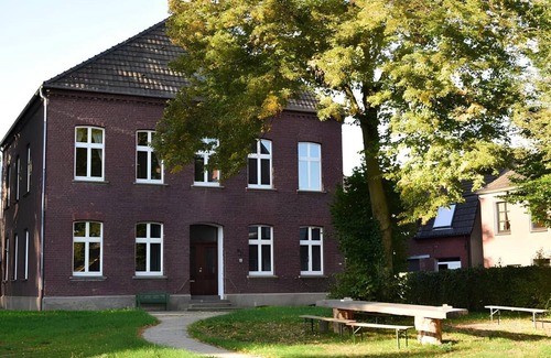 Kervenheim Condo | Discover Ferienwohnung Maria: Space, Style & Family Comfort