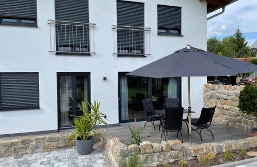 Traunreut Apartment | Oceanfront Ferienwohnung Matzing - Guest Rated 9.5/10