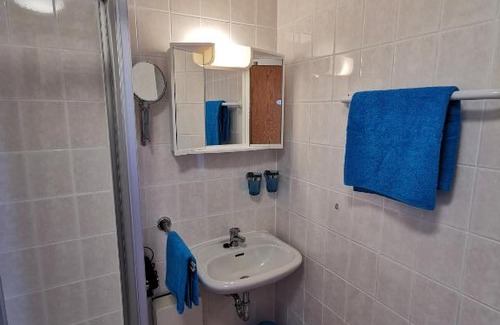 Bergen Apartment | Family-Friendly Ferienwohnung MayKäfer with Pet Amenities