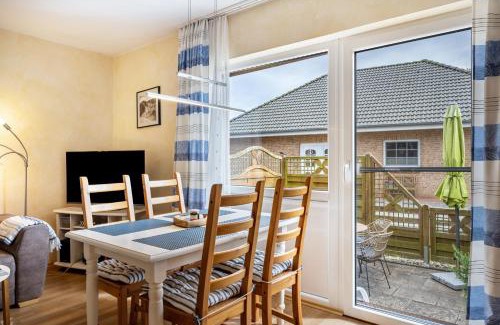 Brenkenhagen Apartment | Pet-Friendly Retreat at Ferienwohnung Meeresbrise