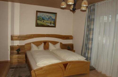Markkleeberg Apartment | Pet-Friendly Ferienwohnung Mengelberg with Accessible Amenities