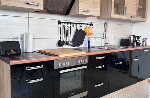 Hargarten Apartment | Relax at Ferienwohnung Mesdag: Ocean View & Pet Friendly