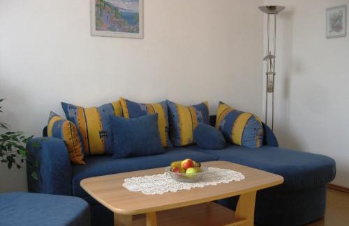 Schoenwald Apartment | Family-Friendly Ferienwohnung Meyer with High Guest Ratings