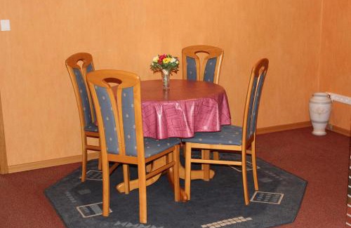Schwerinsdorf Apartment | Oceanfront Retreat: Ferienwohnung Meyer with 9.1/10 Rating