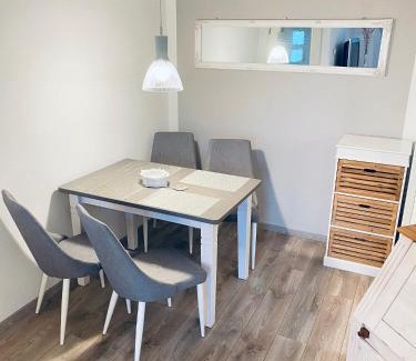 Naumburg Apartment | Discover Ferienwohnung Micha's Stadtblick - Child Friendly Escape