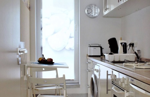 Loerrach Apartment | Cozy 27sqm Apartment for Two with Kitchen & Breakfast