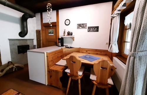 Oberwolfach Apartment | Spacious 2-Bedroom Retreat with Kitchen & Breakfast Options