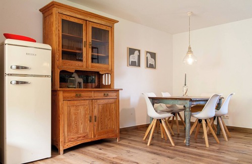 Birkelback Apartment | Family-Friendly 2-Bedroom Retreat with Kitchen & Breakfast