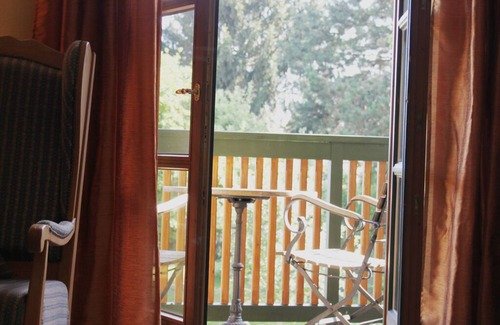 Bad Birnbach Apartment | South Balcony Retreat with Panoramic Rottal Views