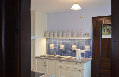 Untermerzbach Apartment | Historic Apartment with Boxspring Bed and Family Amenities