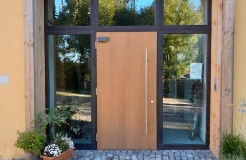 Mitterteich Apartment | Cozy Retreat with Heating, Free Wi-Fi & Breakfast Included