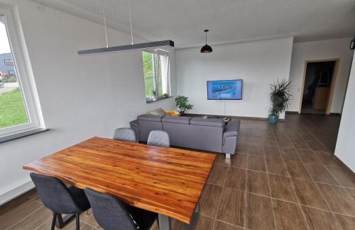 Muensingen Apartment | Family-Friendly Ferienwohnung with Garden & Terrace in Münsingen