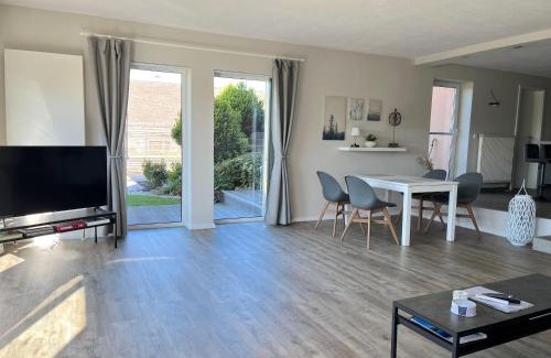 Hartenfels Apartment | Spacious Getaway with Garden & Ocean View for Families
