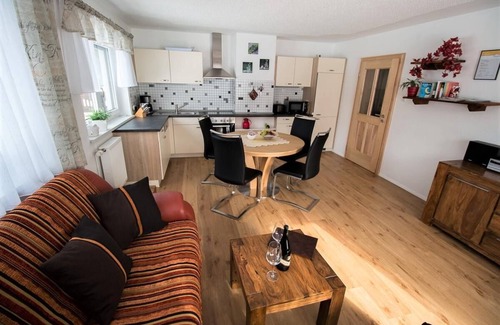 Hohenau Apartment | Relaxing Retreat with South Terrace & Free Wi-Fi Access