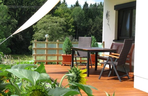 Hohenau Apartment | Relaxing Retreat with South Terrace & Free Wi-Fi Access