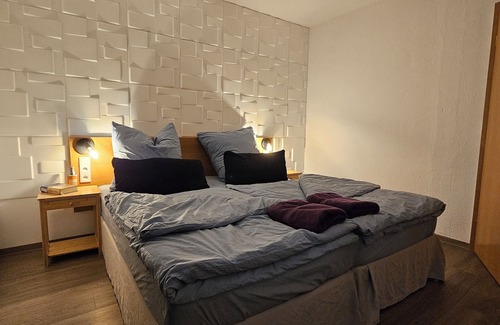 Zitzschewig Apartment | Ferienwohnung mit Weinbergblick Nähe Schloss Wackerbart