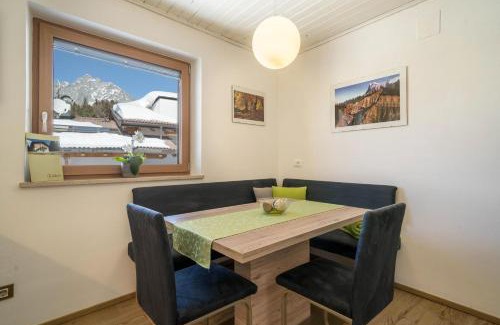 Avelengo Apartment | Pet-Friendly Retreat at Ferienwohnung Mittager Edelweiss