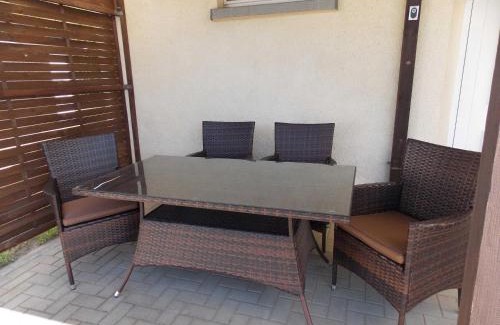 Gerswalde Apartment | Cozy Ferienwohnung Mohnblume with Fireplace & Family Amenities