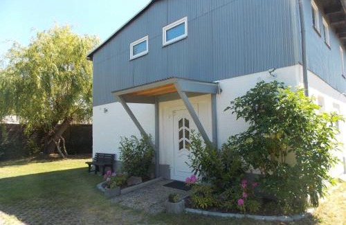 Gerswalde Apartment | Cozy Ferienwohnung Mohnblume with Fireplace & Family Amenities