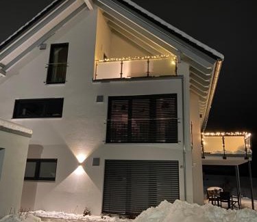 Kisslegg Apartment | Cozy Ferienwohnung Mohr: Enjoy Breakfast & Family-Friendly Stay