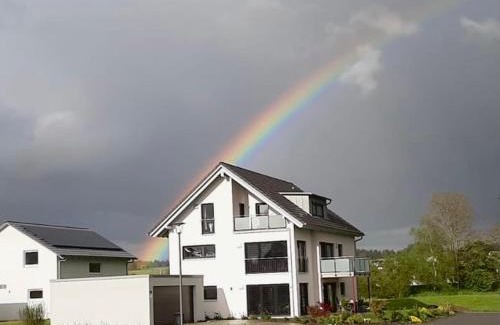 Kisslegg Apartment | Cozy Ferienwohnung Mohr: Enjoy Breakfast & Family-Friendly Stay