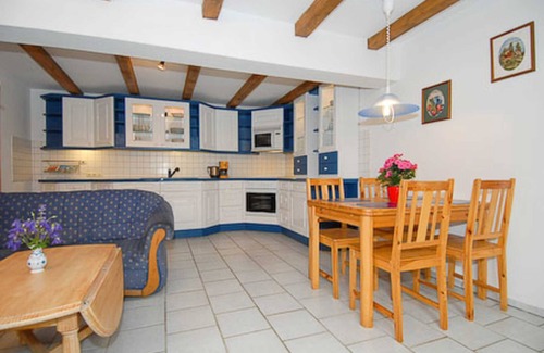 Dornum Other | Family-Friendly Ferienwohnung Momo in Bensersiel