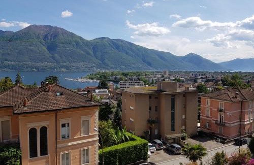 Muralto Apartment | Delightful Montana Lago: 4-Star Oceanfront Retreat