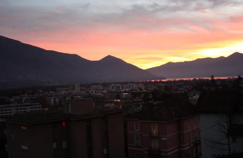 Muralto Apartment | Delightful Montana Lago: 4-Star Oceanfront Retreat