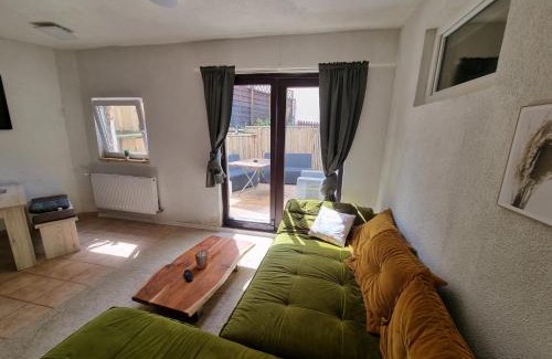 Ahnatal-Weimar Apartment | Comfortable Altes Café: Pet-Friendly with Kitchen Access