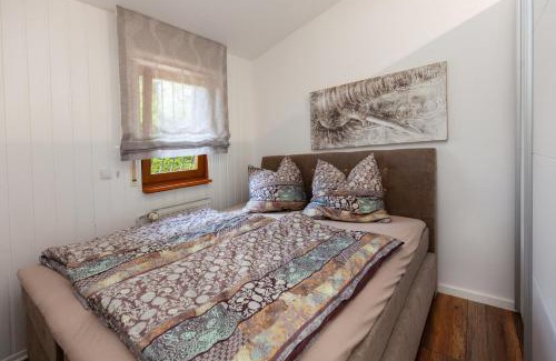 Trippstadt Ski Chalet | Cozy Retreat Near Kaiserslautern - Family and Pet Friendly