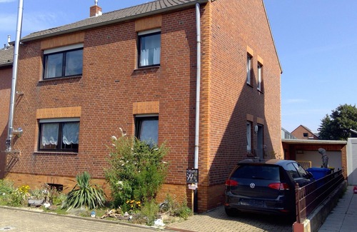 Mariaweiler-Hoven Apartment | Lakeview Retreat: Top-Rated Stay with Pool & Breakfast